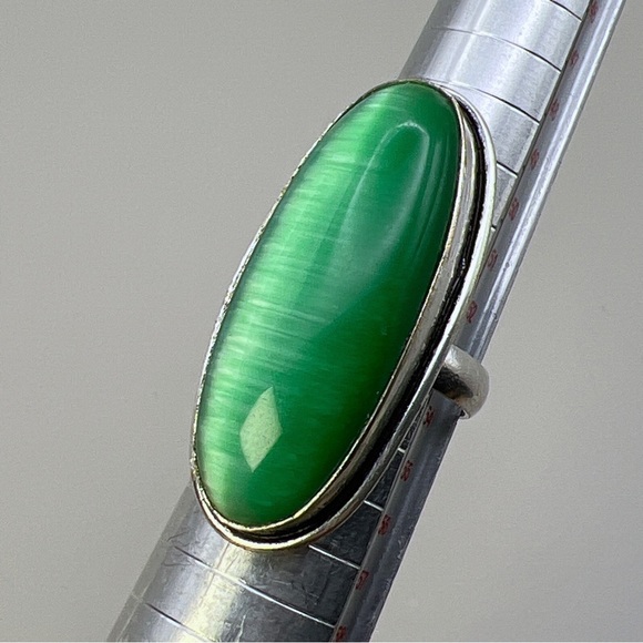 New Green Cats Eye Monalisa Stone Silver Overlay Ring Size 6.5 - 6.75 - Picture 8 of 9